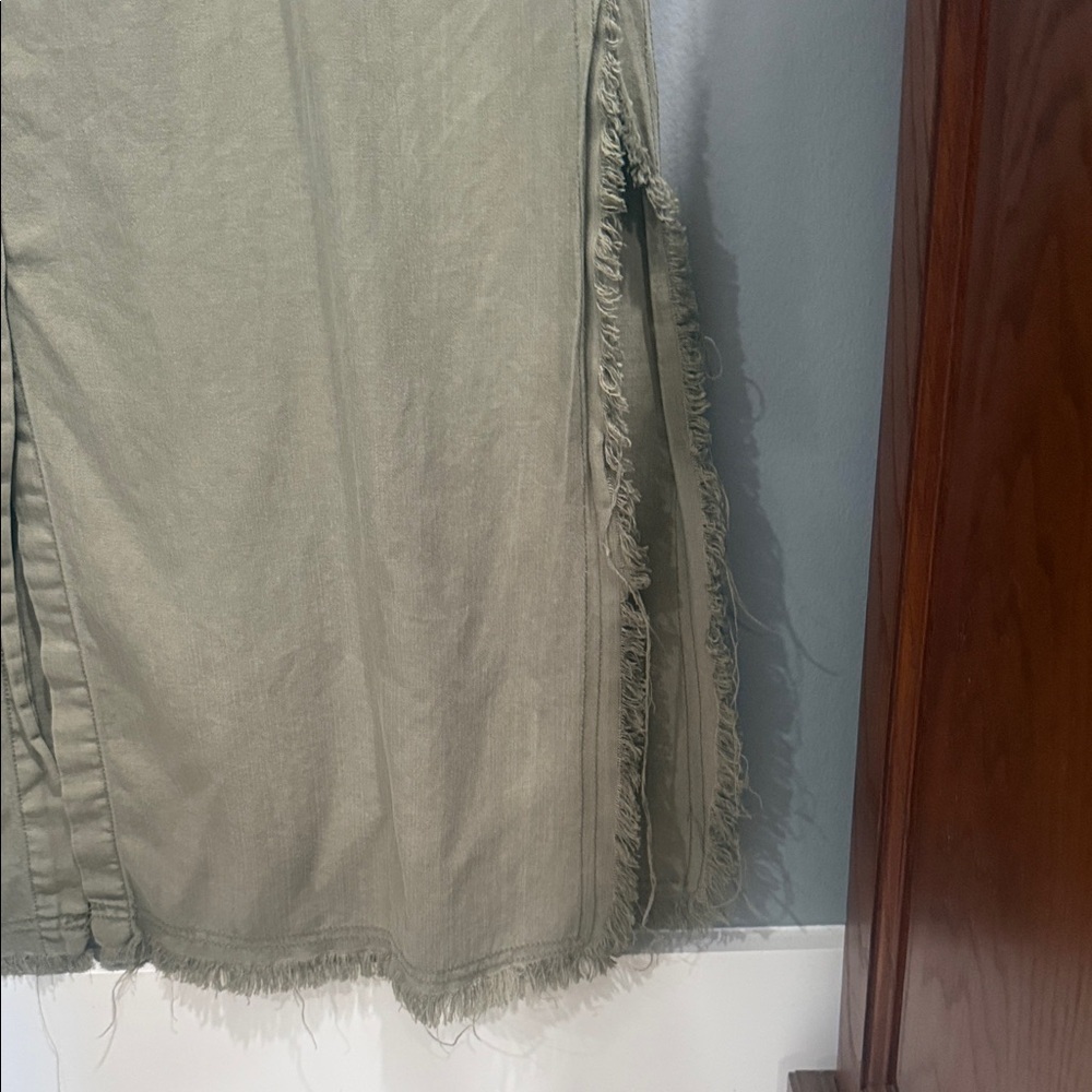 Velvet Heart Sage Green Shirt Dress - Picture 5 of 8